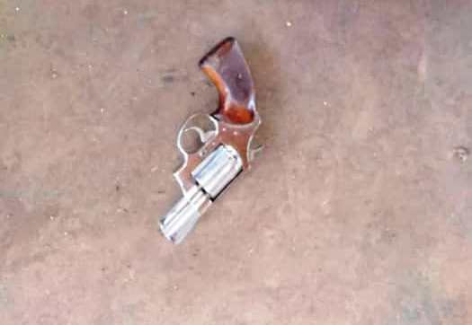 Arma de fuego que supuestamente usó el "Fosforo" para disparar a la PNB