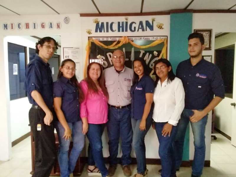 [:es]Michigan English Academy lleva a las escuela el Deletreo Intercolegial[:]