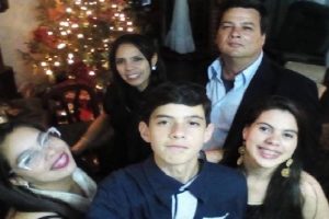 Vicente Rojas y familia.