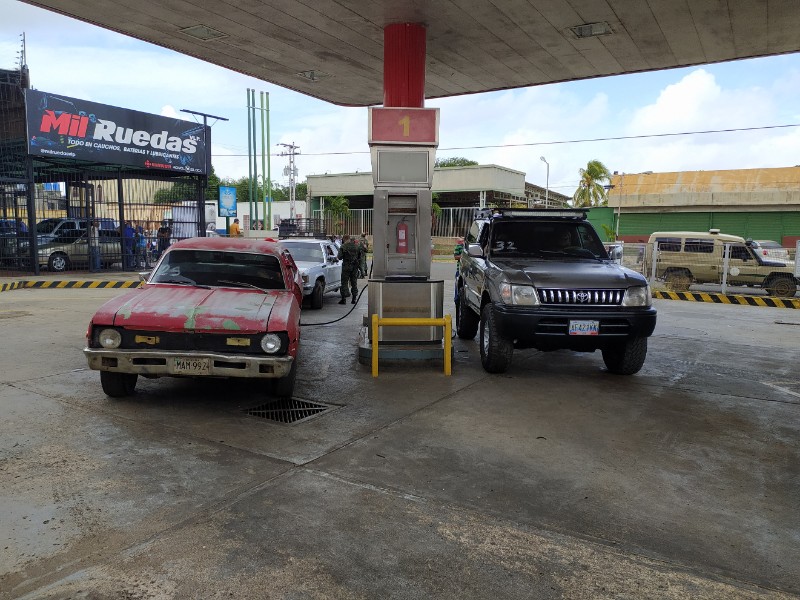 [:es]Venden gasolina subsidiada y a preció internacional en La Pascua [:]