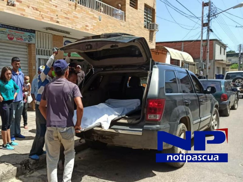 El cadáver fue llevado a la morgue del hospital vallepascuense. 