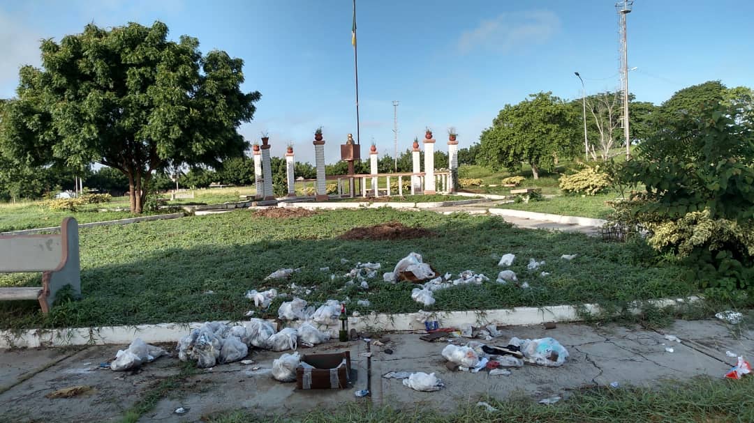 Esta es la entrada a Valle de la Pascua. Sector La Redoma. Av. Rómulo Gallegos