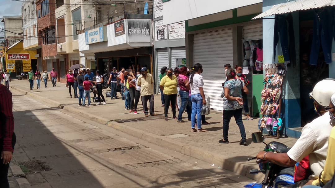 Este es el día a día de la avenida Rómulo Gallegos en Valle de la Pascua. 