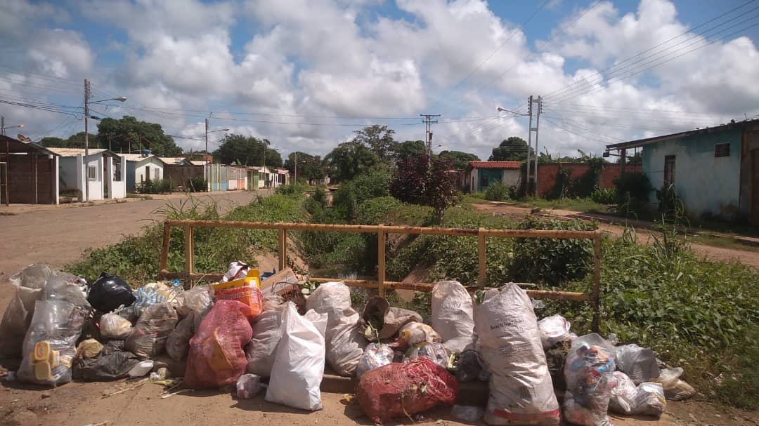 Sector Autoconstrucción esta full de basura en sus calles. 