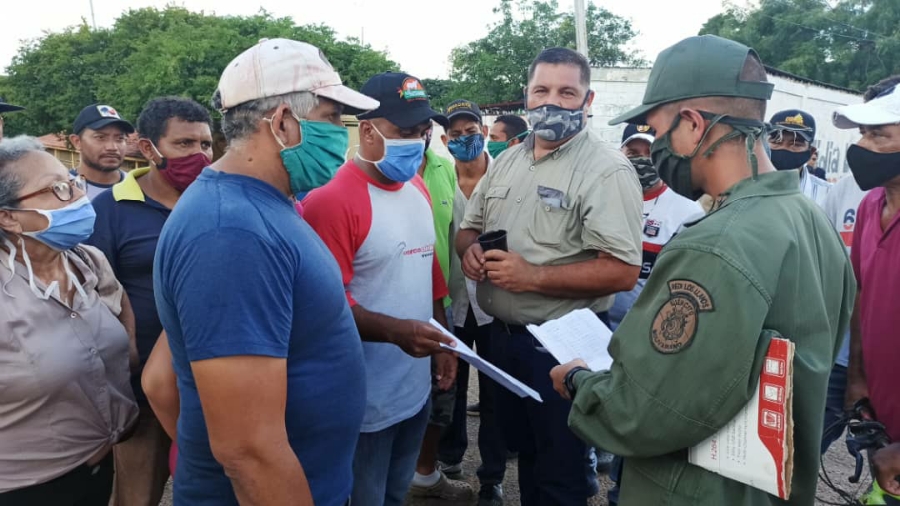 Funcionarios del Ejército atendieron casos especiales en horas de la tarde en la estación de servicio Veitia y El Lido