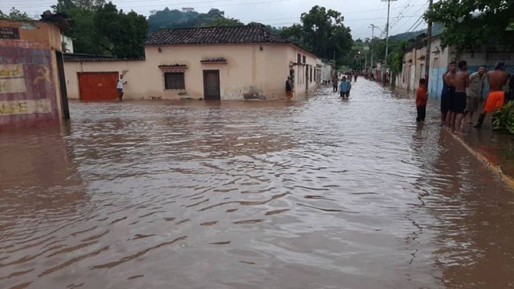 Río Caribe de Sucre se debordó gracias a la intensidad de las lluvias 
