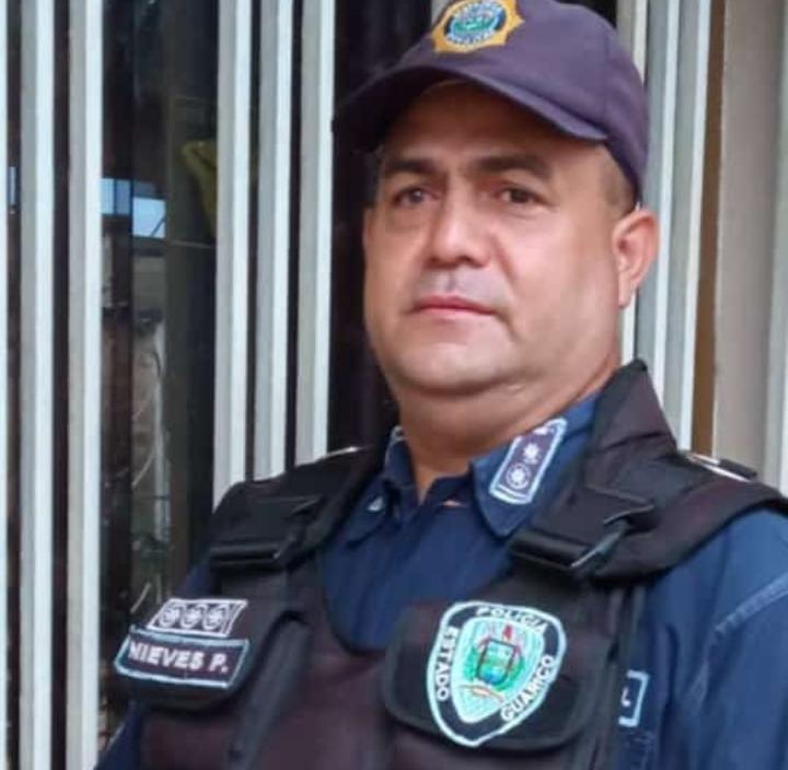 Oficial Jefe de Poliguarico Pablo Emilio Nieves Oropeza de 49 años. 