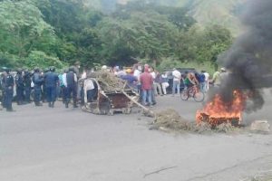 Los conductores quemaron cauchos