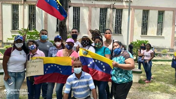 [:es]Maestros zaraceños volvieron a las calles[:]