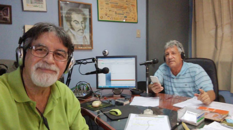 El periodista Gilberto Estevas encabeza el equipo de VAR FM 102,9