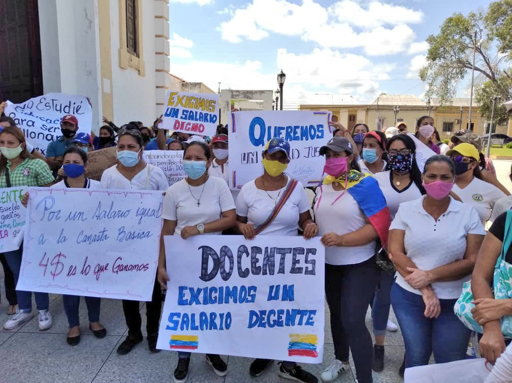 [:es]Educadores guariqueños convocan acciones de calle para este viernes [:]