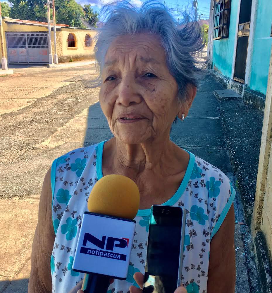 María Romero, quien es fundadora de la comunidad asegura que las calles llevan tiempo sin ser reparadas