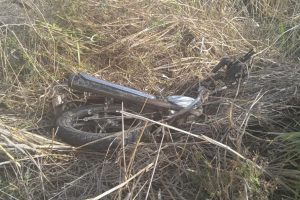 Motocicleta donde transitaba el vallepascuense muerto.