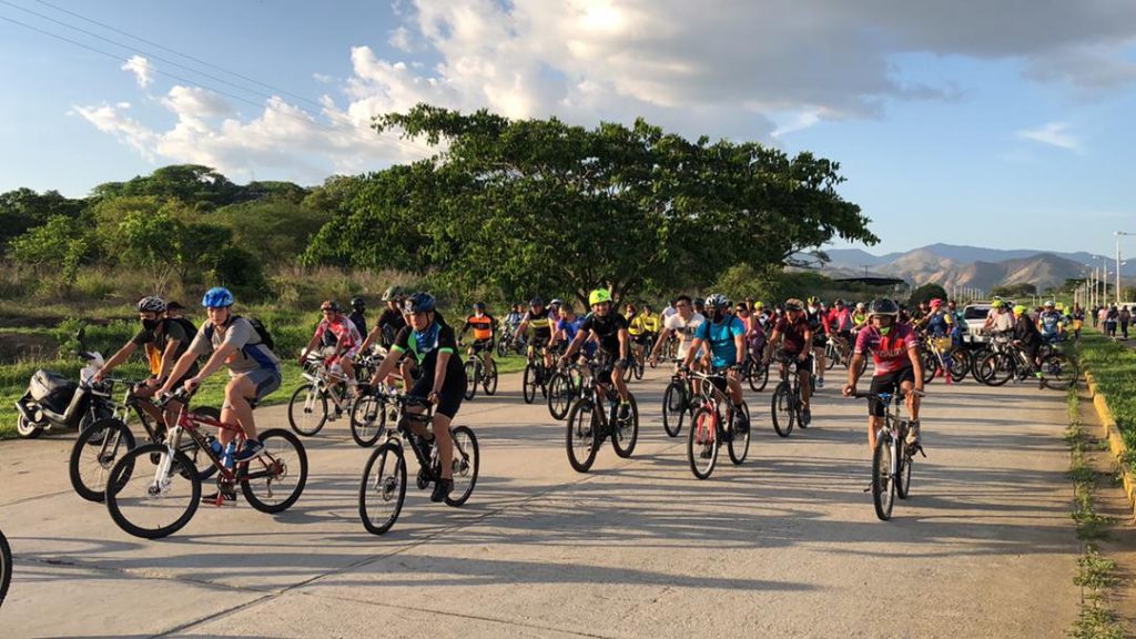En familia y entre amistades más de 100 ciclistas participaron en paseo en honor al beato José Gregorio Hernández.