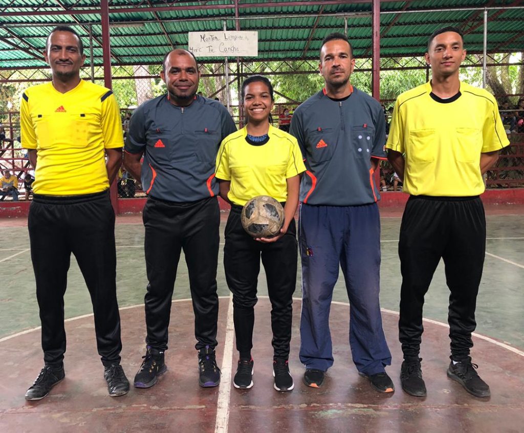 Delegación de árbitros guariqueños de fútbol sala.