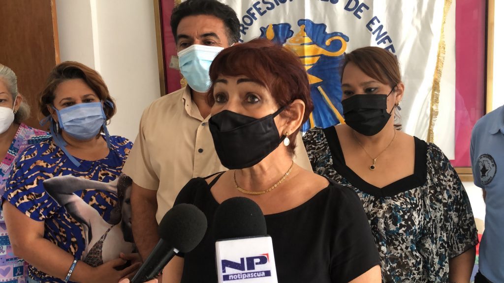 La Presidenta del Colegio de Enfermería en Guárico, Petrá Malavé, considera una burla el salario de $5 mensual.