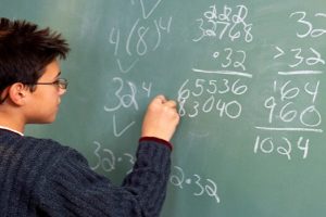Niños que estudian matemáticas tienen mejor desarrollo cerebral