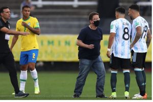 Los jugadores argentinos esperaron mas de tres horas para retirarse del estadio donde se disputaría el partido