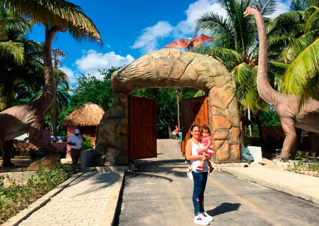 [:es]Visita al Parque Forestal o Parque de los Dinosaurios en la Habana[:]