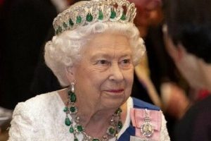 Reina Isabel II asegura que "se es tan viejo como uno se sienta"