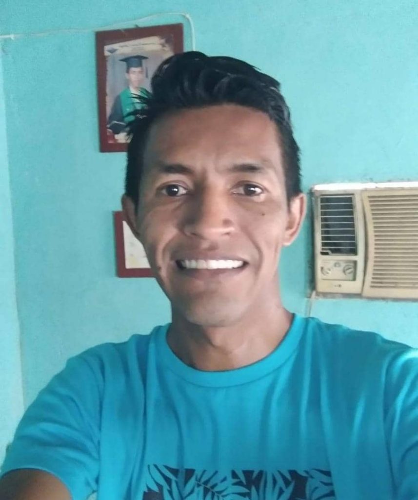Cómo Eduardo José Navarro (30), quien al parecer es el hombre asesinado en Loma de Piedra